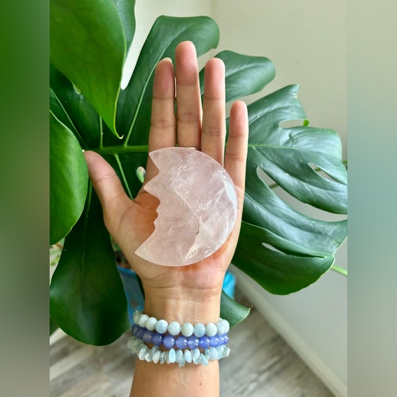 Rose Quartz Moon Carving - Picture 4 of 5